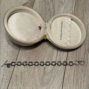 Freida Rothman Sterling Silver 925 Chain Loop Bracelet 7.5” with branded case